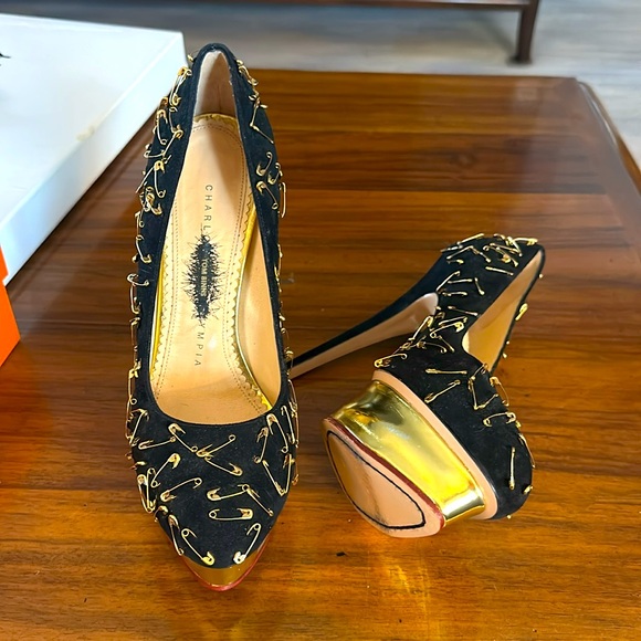 Charlotte Olympia x Tom Binns Suede Gold Safety Pin Platform Heels EU 38.5 - Picture 10 of 12